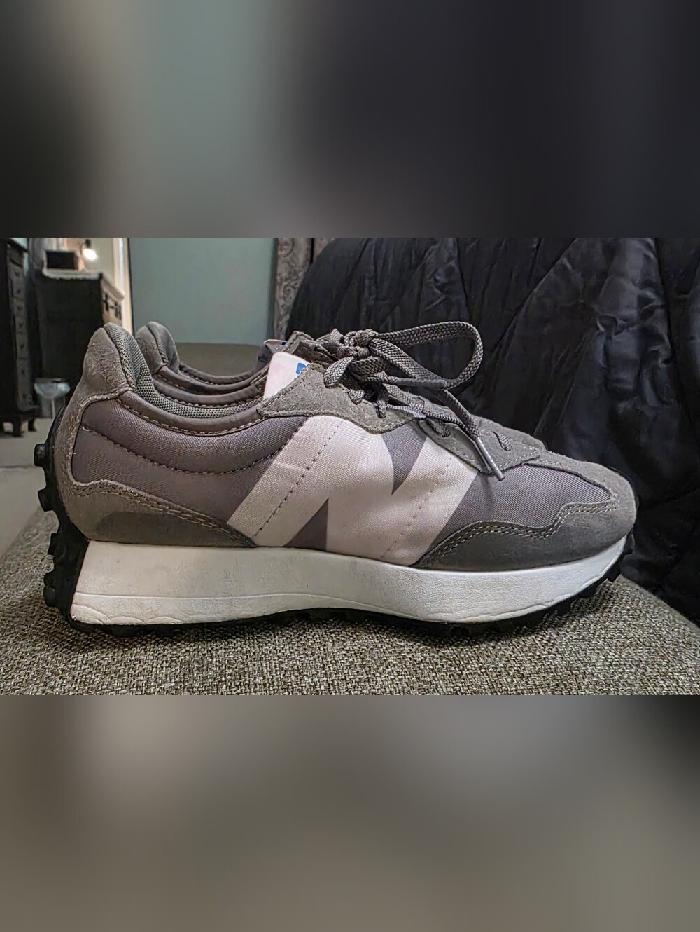 New Balance 327 Grey And White Size 7.5